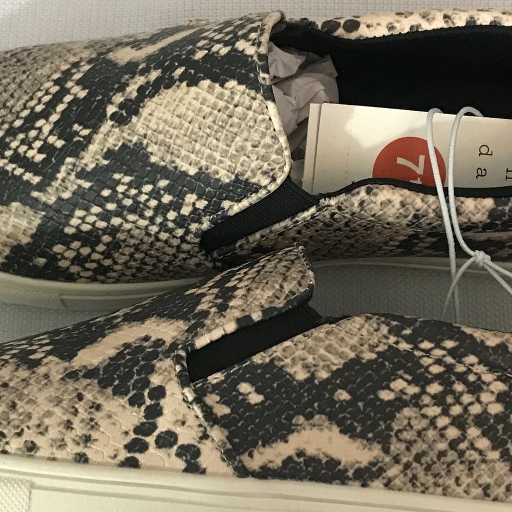 Women's Reese Memory Foam Insole Sneakers - Picture 6 of 8